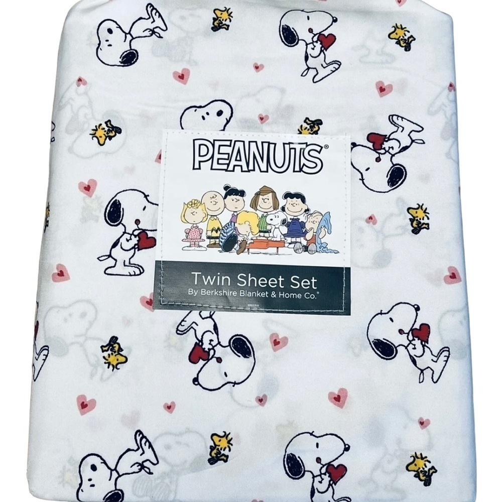 Peanuts Snoopy TWIN SIZE Valentines Day Sheet Set  hearts Berkshire New